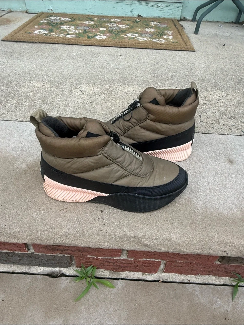 Sorel Olive Green and Black Quilted Slip-On Winter Sneakers with Pink Accent